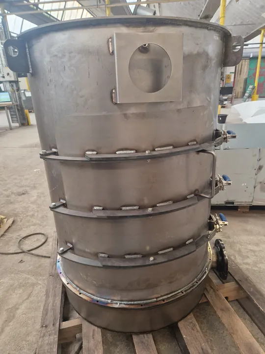 Cylindrical fabricated assembly