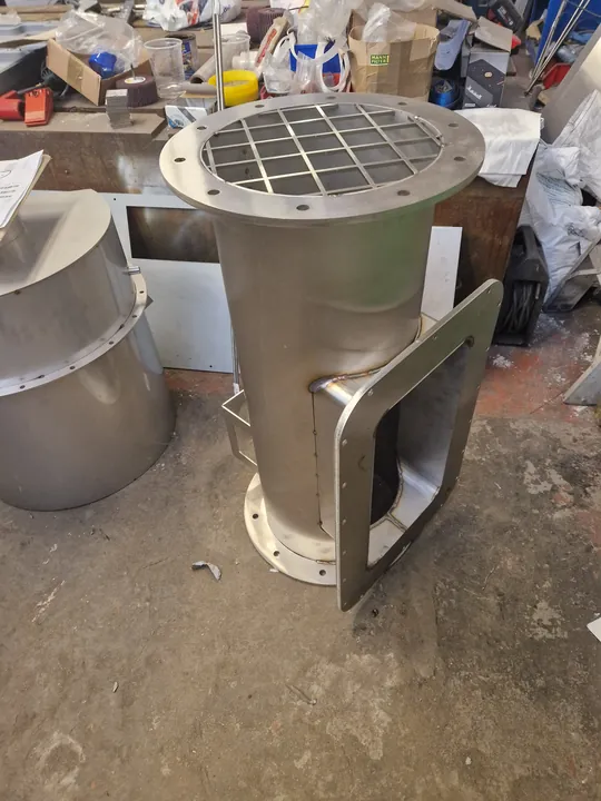 Round fabricated transition component